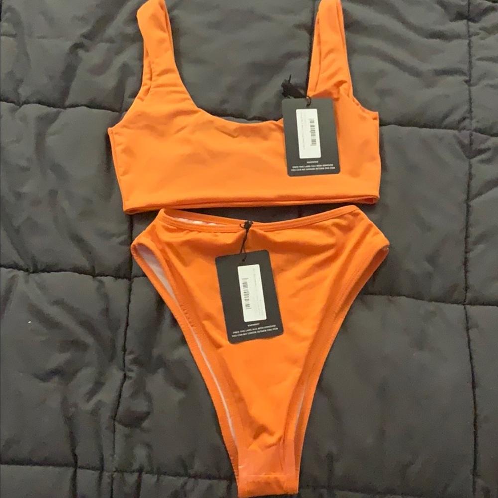 PrettyLittleThing 2 piece bathing suit